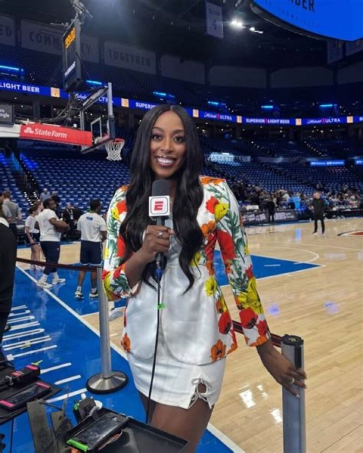 Chiney Ogwumike Age: Exploring the Career and Life of a Remarkable Basketball Star
