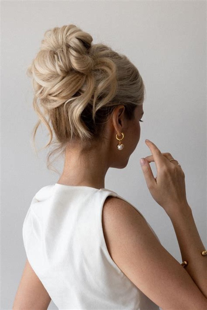 Classic Wedding Updos: Timeless Elegance for Your Special Day