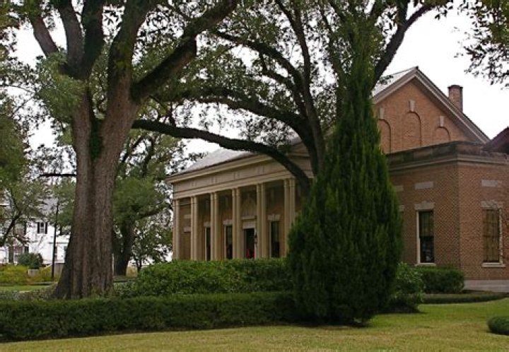 Comprehensive Guide to Funeral Homes in Laurel, MS