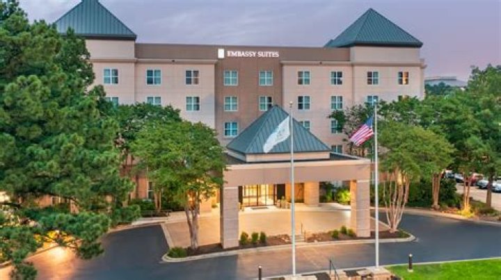 Embassy Suites Shady Grove Memphis: Your Ultimate Staycation Destination