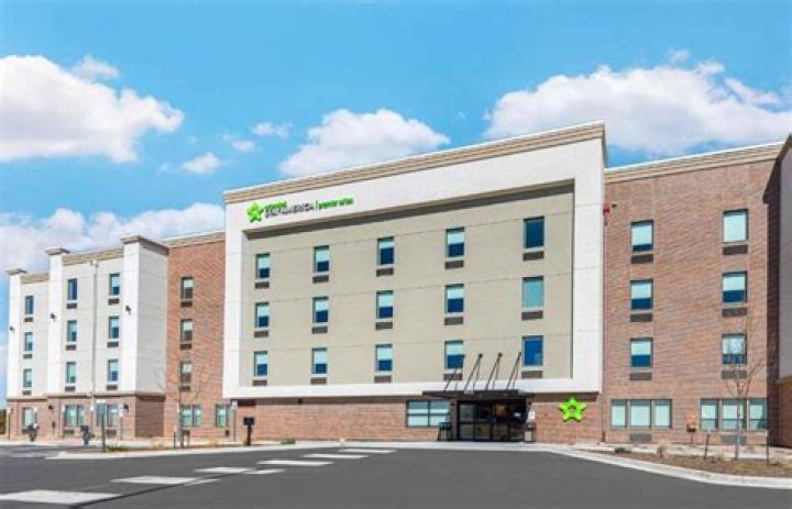 Explore Denver's Premier Stay: The DenverHeraton Downtown